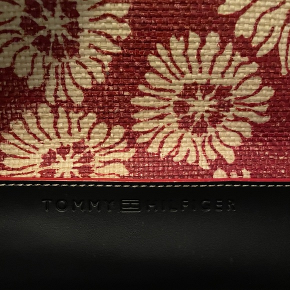 Tommy Hilfiger maroon and blue handbag - Picture 3 of 5